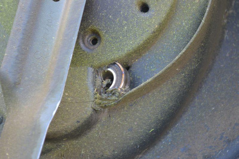 Bosch Rotak 32 Li (0600885D06) – купить газонокосилку, сравнение цен интернет-магазинов: фото, характеристики, описание | E-Katalog