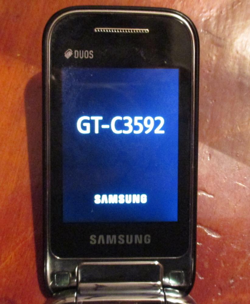 Обзор товара сотовый телефон Samsung GT-C3592, черный (785224) в  интернет-магазине СИТИЛИНК