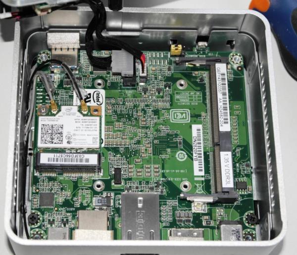 intel nuc dn2820fyk