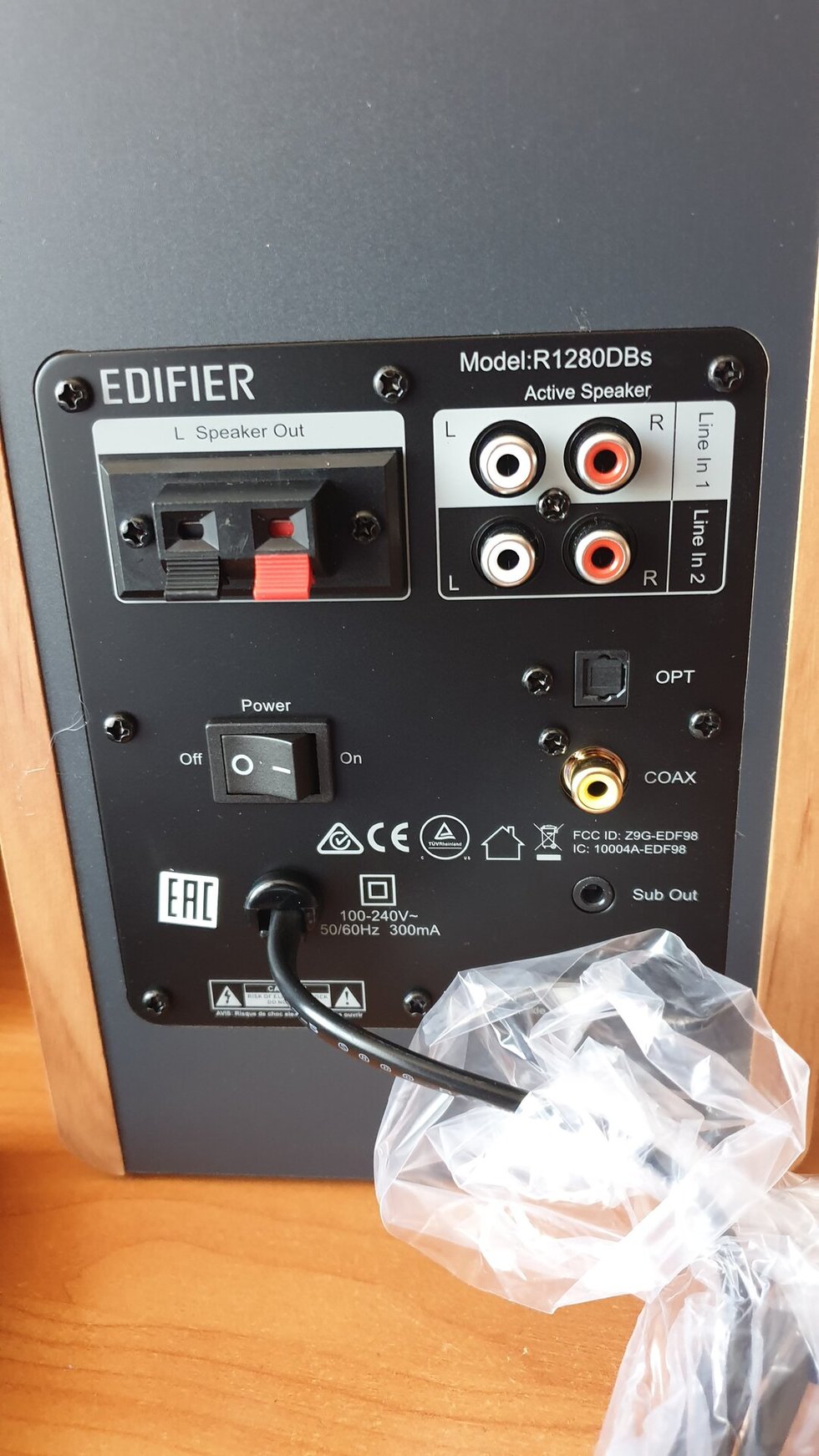 Edifier r1280dbs black. Колонки Edifier м 1250 ,как разобрать колонку.