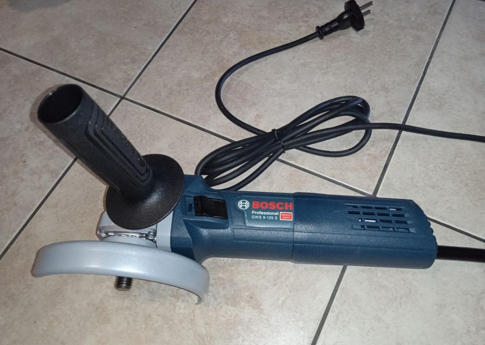 ушм bosch gws 9-125. Gws 9 s. Bosch gws 9-125 s, 900 вт, 125 мм. углошлифовальная машина bosch gws 9-125 s. шлифмашина угловая bosch gws 9-125s.