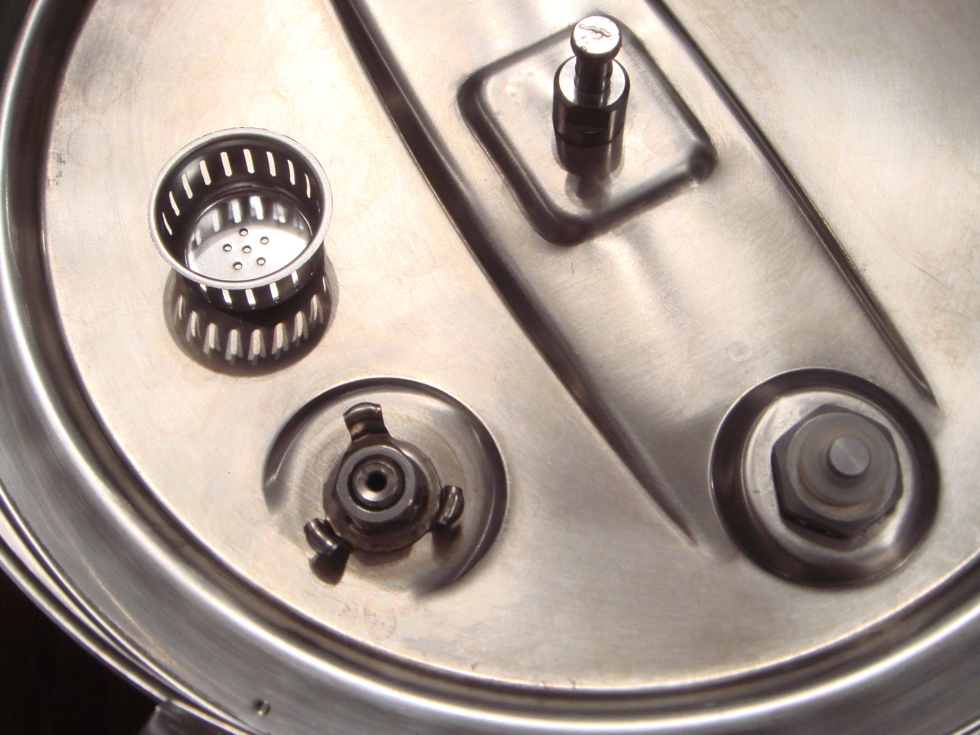 мультиварка поларис панель управления на крышке. клапан мультиварки pmc 0508d polaris. выпуск пара в мультиварке. паровой клапан мультиварки comfee. паровой клапан мультиварки редмонд.