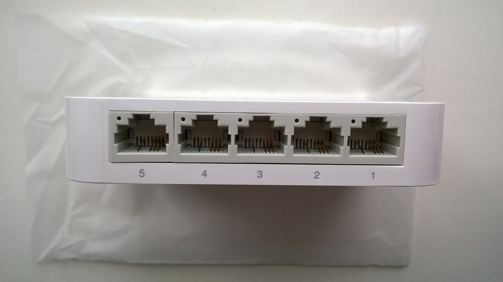 Коммутатор tp link sf1005d. Tp link коммутатор 5. Tp-link sf1005d 5 port. Коммутатор tp link sf1005d. Коммутатор tp-link tl-sf1005lp.