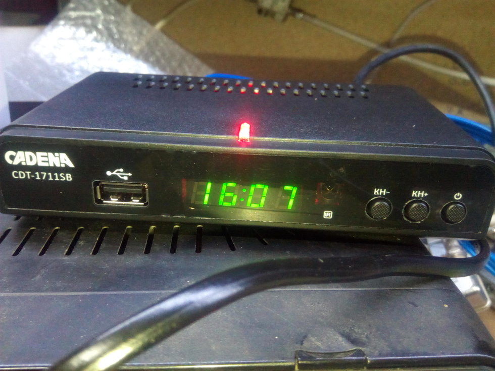 Cadena pro x 238. Приставка DVB-t2 Manta. CDT-1711sb пульт. Cadena CDT-1711sb. TV-тюнер cadena CDT-1811.