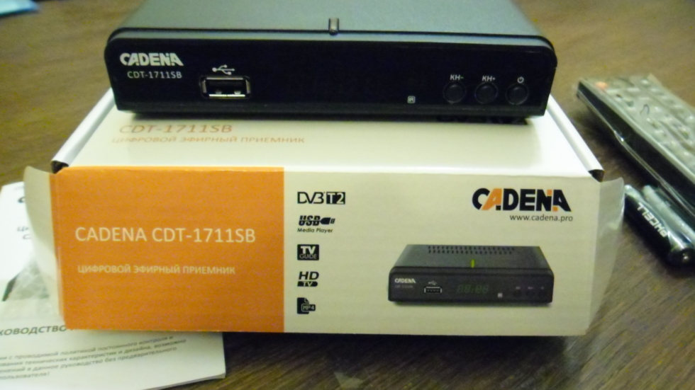 Cadena pro x csb 238. TV-тюнер cadena CDT-1711sb. Тюнер DVB-t2 cadena CDT-1711sb. Ресивер кадена 1711. Приставка cadena CDT 1711sb пульт.