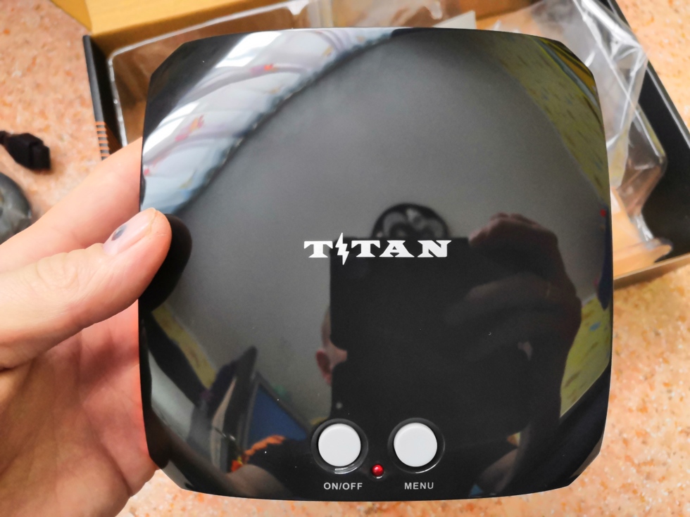Титан 3 точка 0. Игровая консоль Титан 3. Тиви Мэн Титан 3.0. Игровая приставка Титан для телевизора. TV Titan 3.0 картинки.