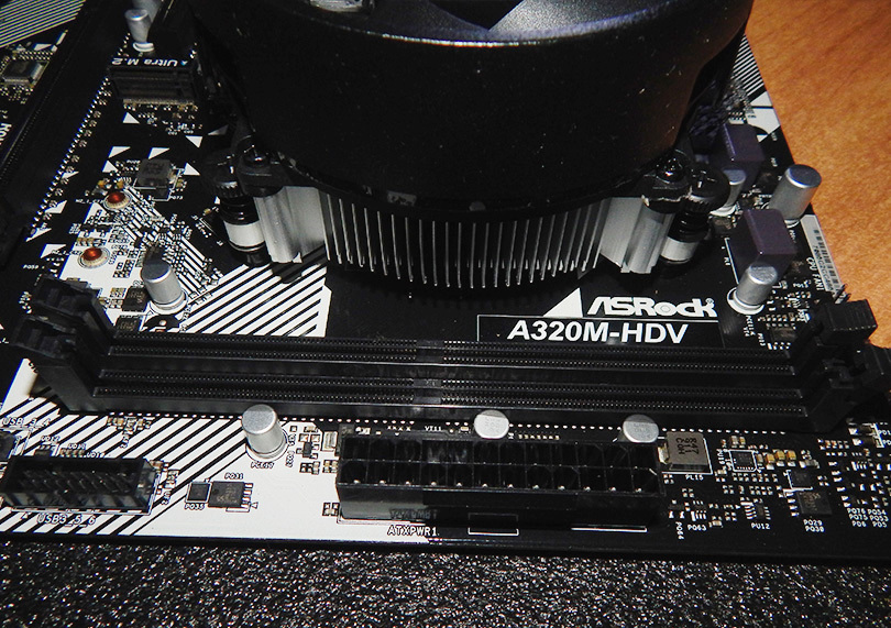 A320m hdv. A320m-Hdv r3. М/плата ASROCK a320m-Hdv. ASROCK a320m-Hdv r3.0. Материнские платы с u.2 разъемом.