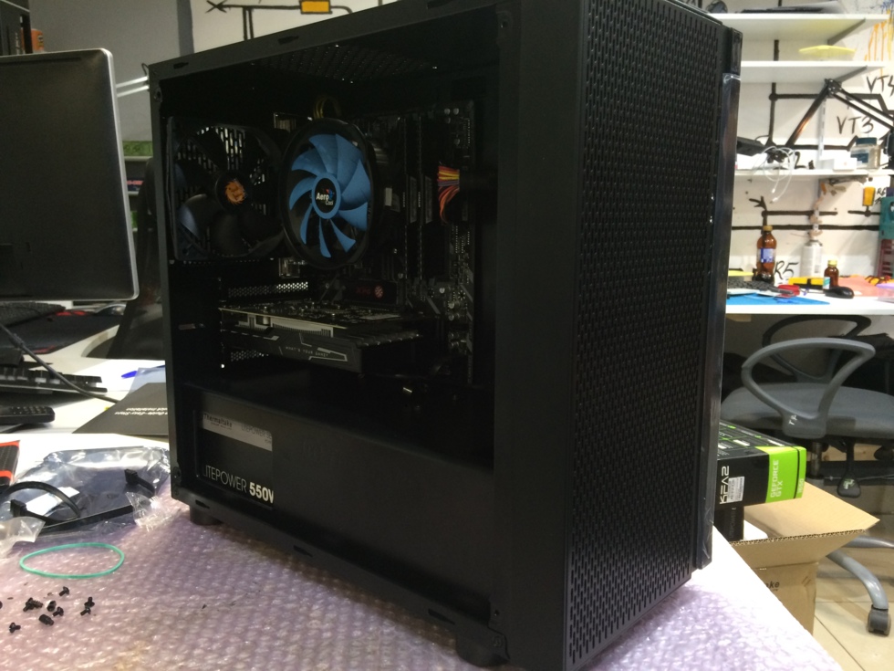 Ixbt форум. Thermaltake Versa h18 сборка. Корпус Thermaltake h18. Thermaltake Versa h18 комплектация. Versa h18 DNS.