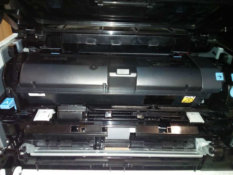 Kyocera m2040dn 1102s33nl0. МФУ Kyocera m2040dn 1102s33nl0. Kyocera m2040dn верхний лоток. Вал регистрации Kyocera p2040dn. Вал регистрации Kyocera 2035.