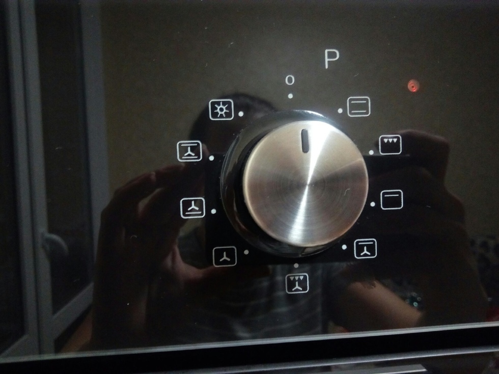 Где на духовке 180 градусов. Разогретая духовка. 190 градусов в духовке. Разогрейте духовку до 180 градусов. 200 градусов в духовке.