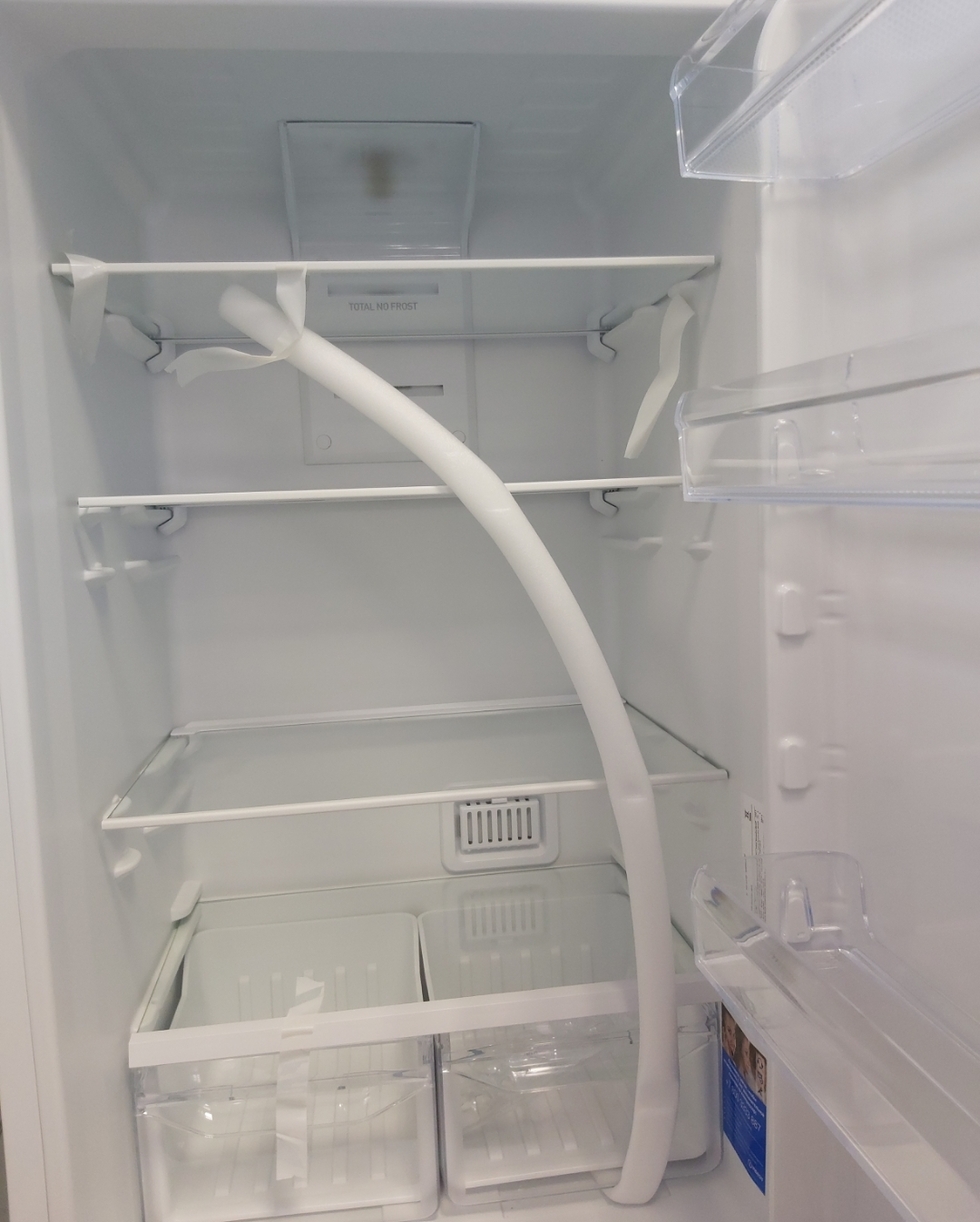 фото холодильника индезит сзади